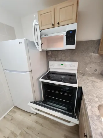 106 Suffolk C Boca Raton FL 33434