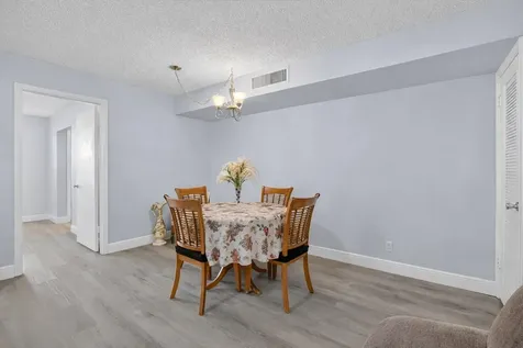118 Capri C Delray Beach FL 33484