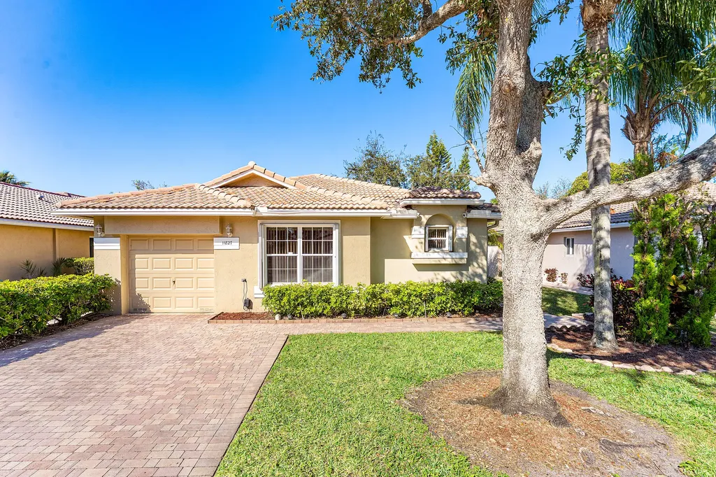 11827 Sw 7th Street Pembroke Pines FL 33025