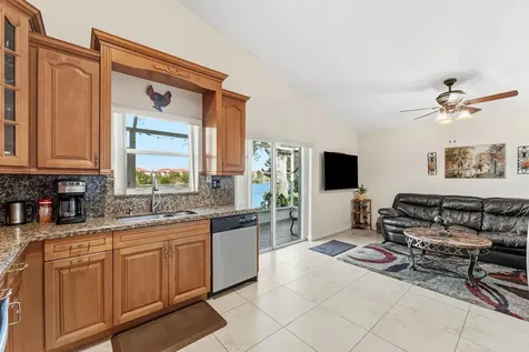 11827 Sw 7th Street Pembroke Pines FL 33025