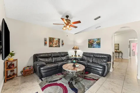11827 Sw 7th Street Pembroke Pines FL 33025