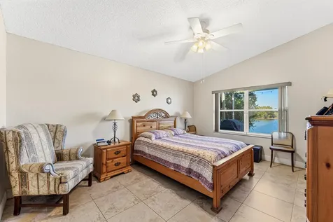 11827 Sw 7th Street Pembroke Pines FL 33025