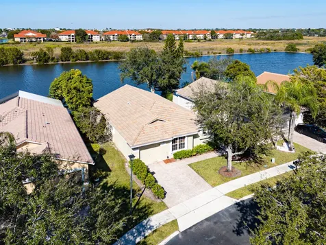 11827 Sw 7th Street Pembroke Pines FL 33025