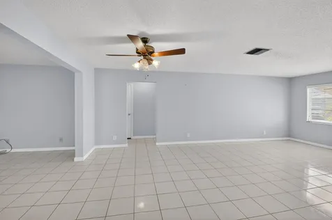 1825 Sw 17th Street Boynton Beach FL 33426