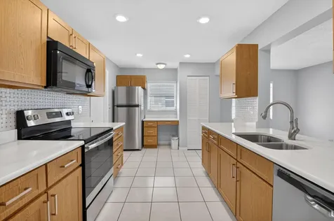 1825 Sw 17th Street Boynton Beach FL 33426