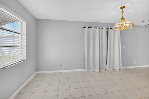 1825 Sw 17th Street Boynton Beach FL 33426