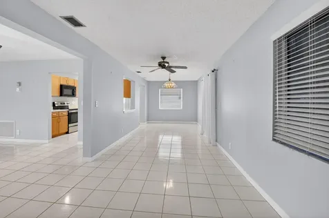 1825 Sw 17th Street Boynton Beach FL 33426