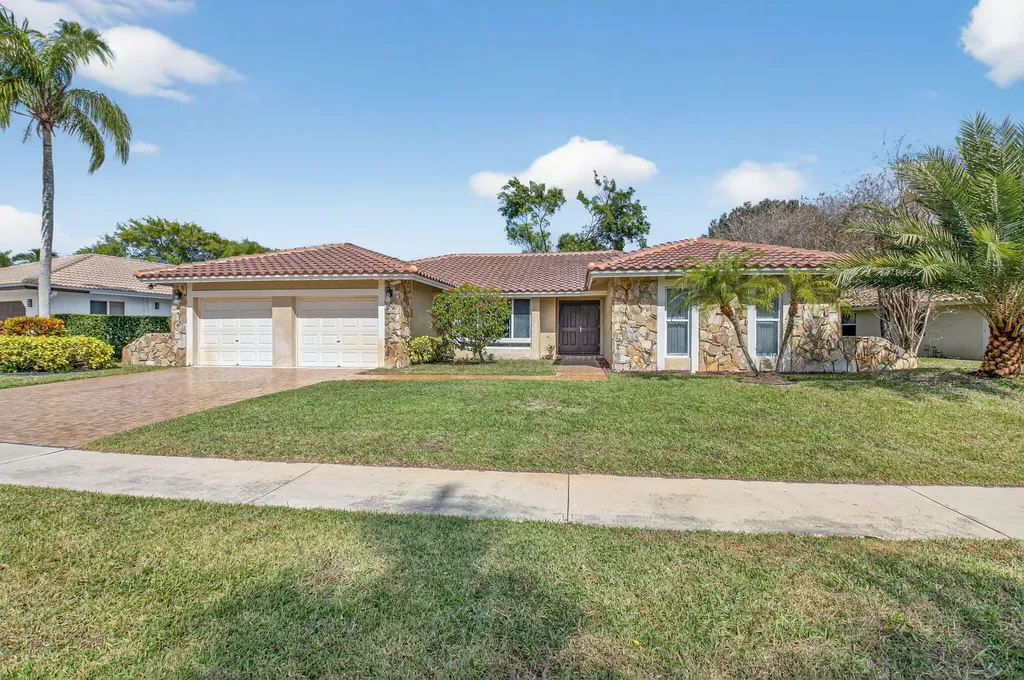 10185 Harbourtown Court Boca Raton FL 33498