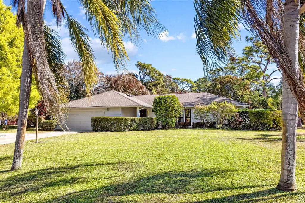 571 Ne Town Terrace Jensen Beach FL 34957