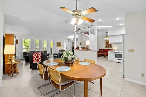 571 Ne Town Terrace Jensen Beach FL 34957