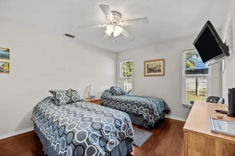 571 Ne Town Terrace Jensen Beach FL 34957