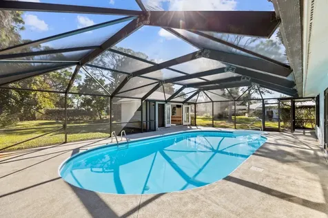 571 Ne Town Terrace Jensen Beach FL 34957
