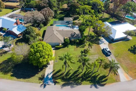 571 Ne Town Terrace Jensen Beach FL 34957
