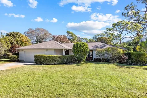 571 Ne Town Terrace Jensen Beach FL 34957