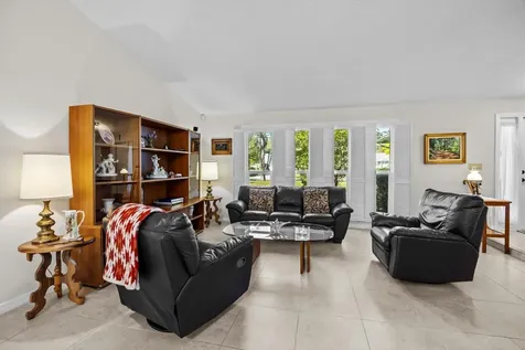 571 Ne Town Terrace Jensen Beach FL 34957