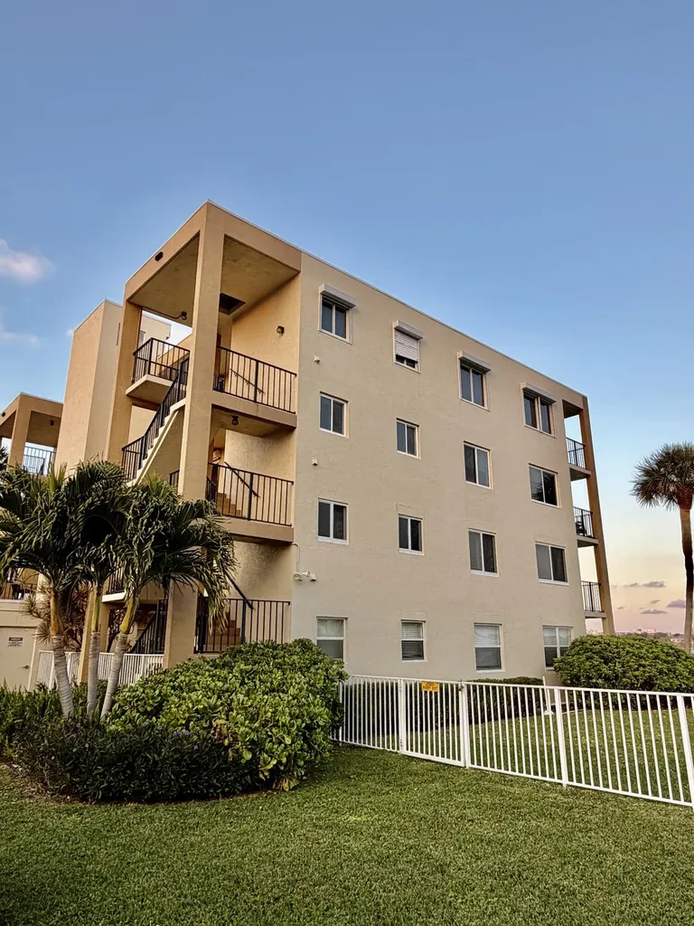 300 Croton Avenue Lantana FL 33462
