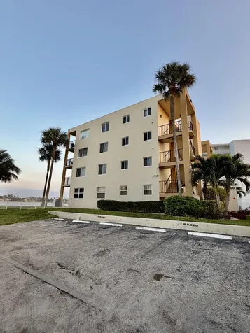 300 Croton Avenue Lantana FL 33462