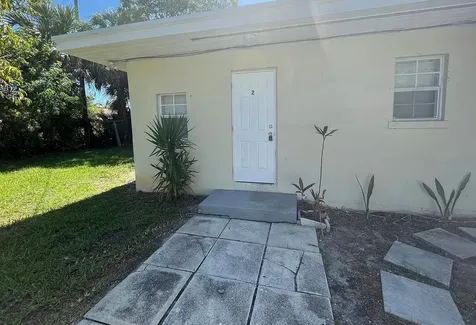 182 W 34th Street Riviera Beach FL 33404