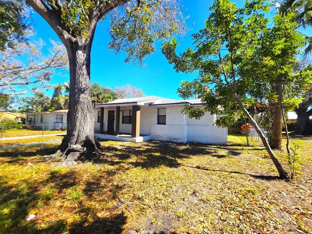 1818 10th Avenue Vero Beach FL 32960