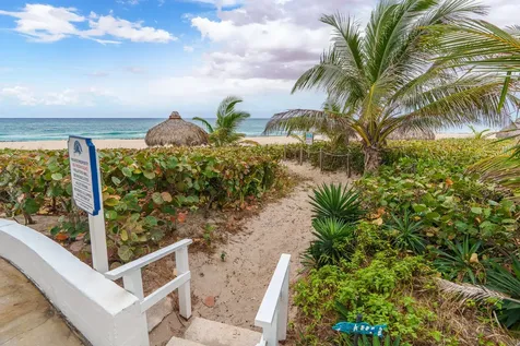 202 N Ibis Briny Breezes FL 33435