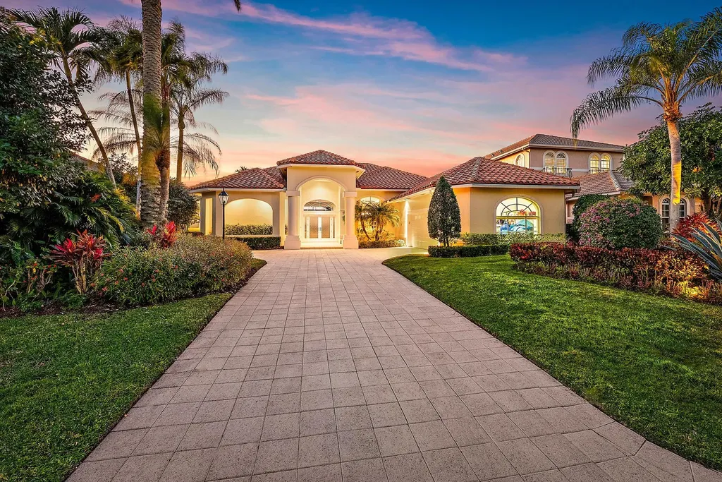 52 Cayman Place Palm Beach Gardens FL 33418