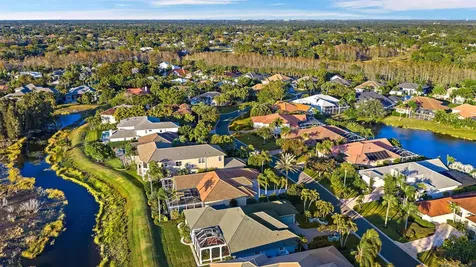 52 Cayman Place Palm Beach Gardens FL 33418