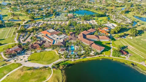 52 Cayman Place Palm Beach Gardens FL 33418