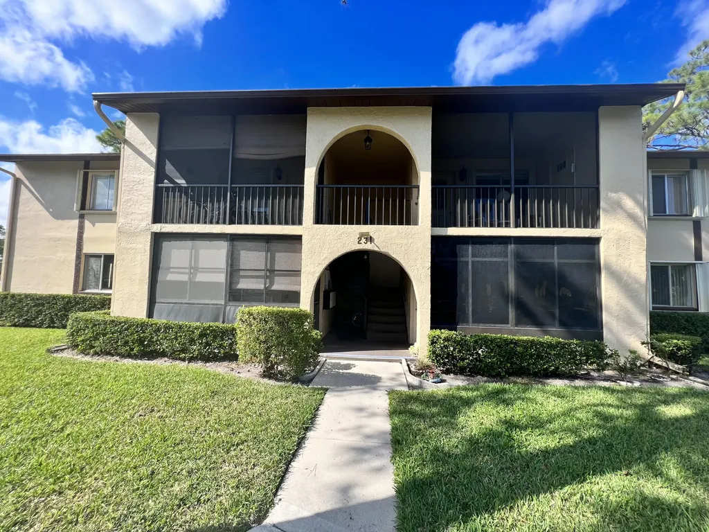 231 Pine Hov Circle Greenacres FL 33463