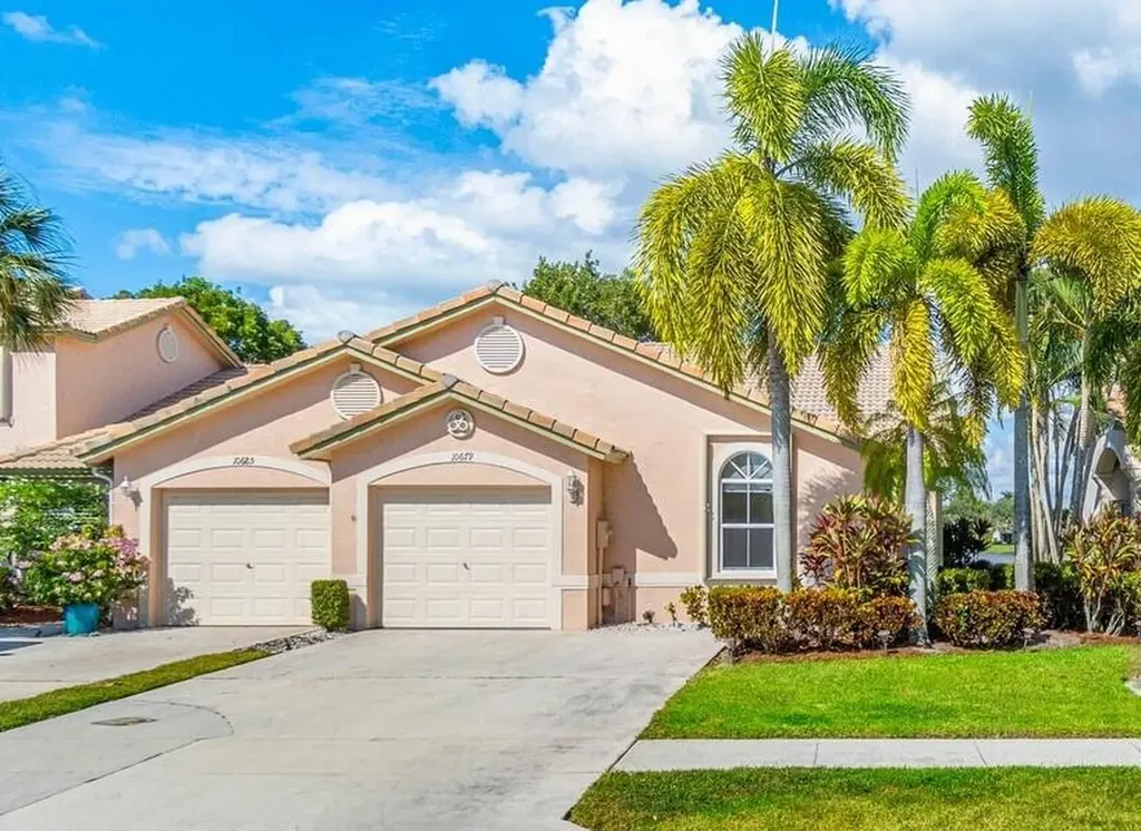 10679 Lake Shore Drive Wellington FL 33414