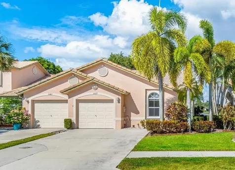 10679 Lake Shore Drive Wellington FL 33414