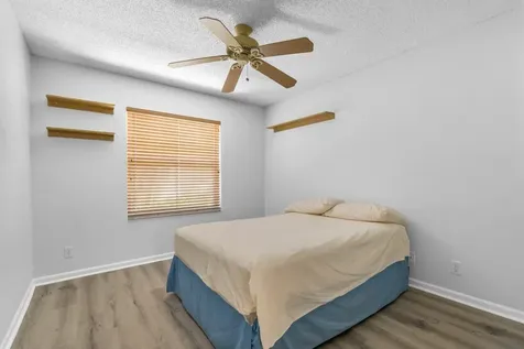 10679 Lake Shore Drive Wellington FL 33414