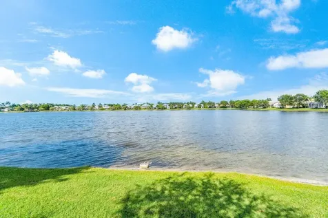 10679 Lake Shore Drive Wellington FL 33414