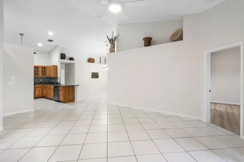 10679 Lake Shore Drive Wellington FL 33414