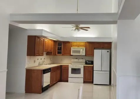 2607 SE Tropical East Circle Port Saint Lucie FL 34952