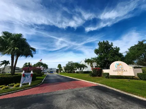 2607 SE Tropical East Circle Port Saint Lucie FL 34952