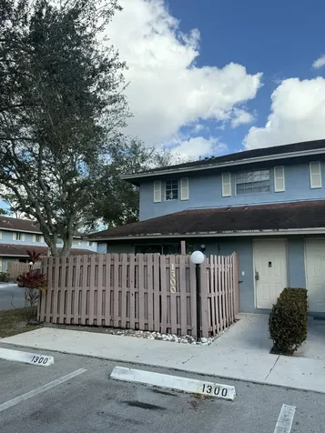 1300 Cypress Way Palm Springs FL 33406