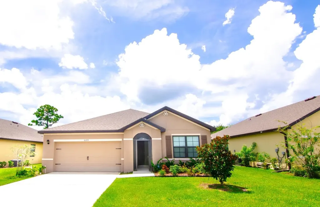 6205 NW Regent Street Port Saint Lucie FL 34983