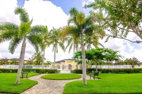 6205 NW Regent Street Port Saint Lucie FL 34983
