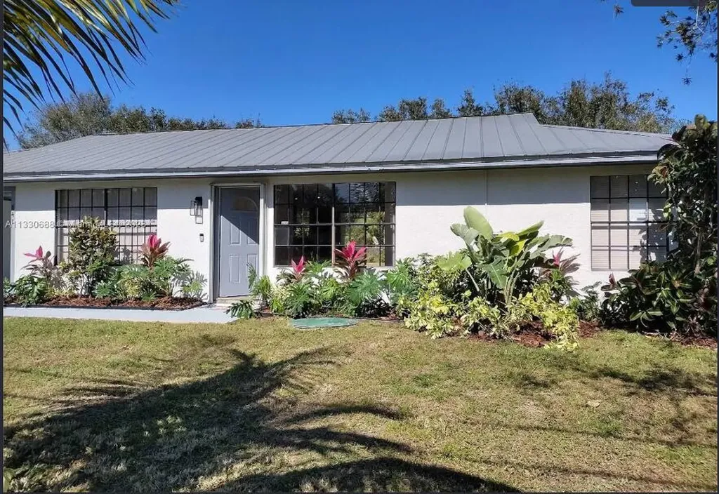 841 NW Riverside Drive Port Saint Lucie FL 34983
