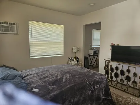 318 N Lakeside Court West Palm Beach FL 33407