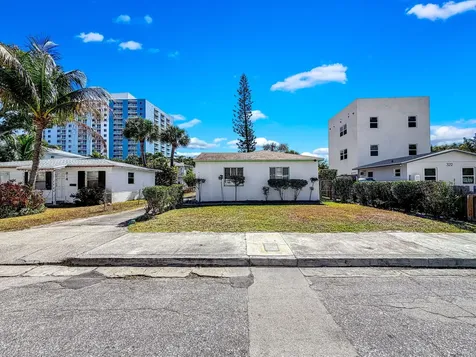 318 N Lakeside Court West Palm Beach FL 33407