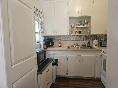 318 N Lakeside Court West Palm Beach FL 33407