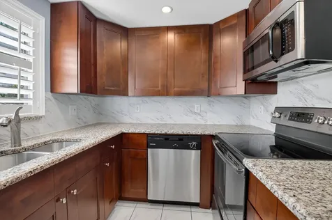 61 Brittany B Delray Beach FL 33446