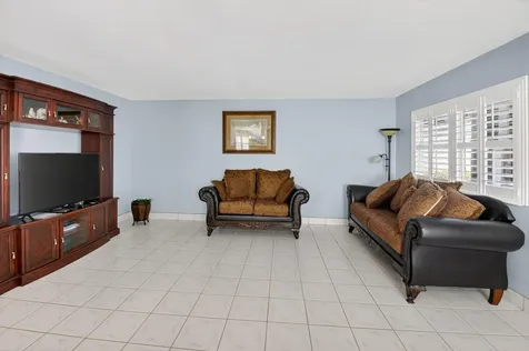 61 Brittany B Delray Beach FL 33446