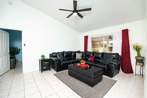 376 Nw Sherry Lane Port Saint Lucie FL 34986