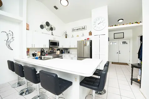 376 Nw Sherry Lane Port Saint Lucie FL 34986