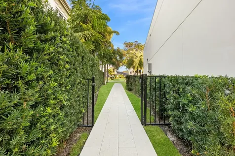 2162 Radnor Road North Palm Beach FL 33408