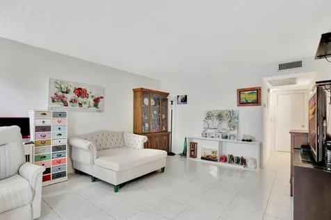 4076 Newport Q Deerfield Beach FL 33442