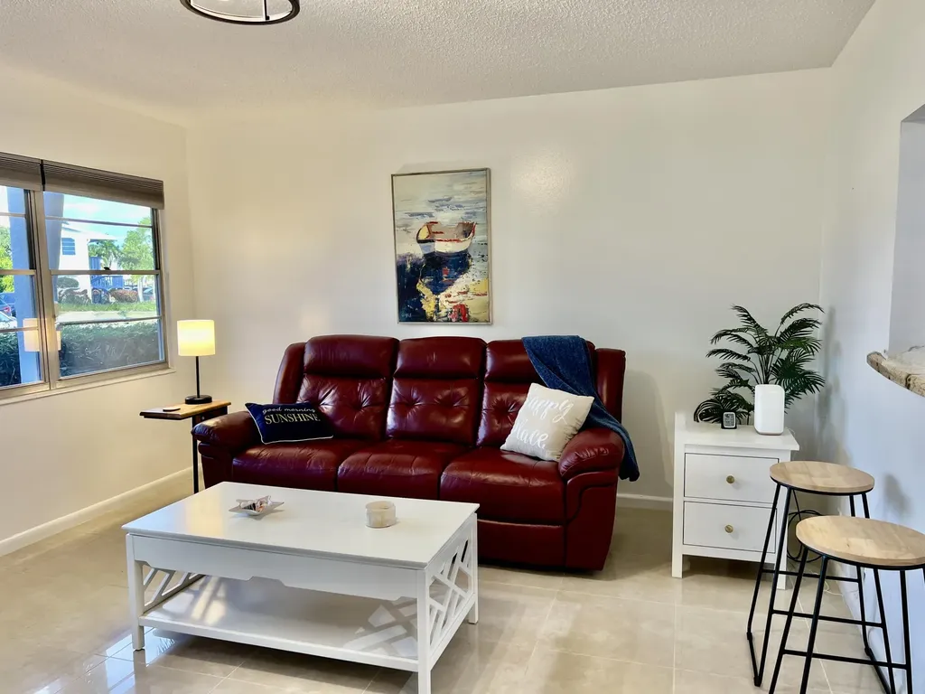 1011 Harwood C Deerfield Beach FL 33442