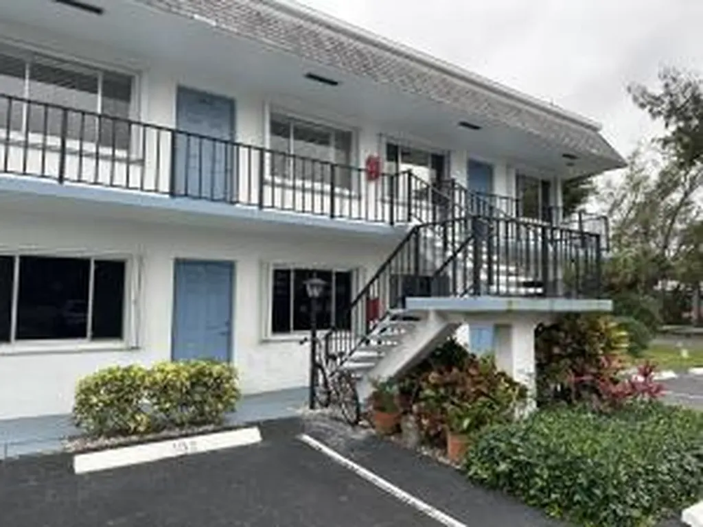 2440 Lake Osborne Drive Lake Worth Beach FL 33461